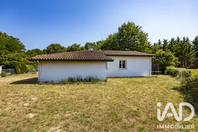 Detached house in Saint-Pierre-du-Mont (40280)