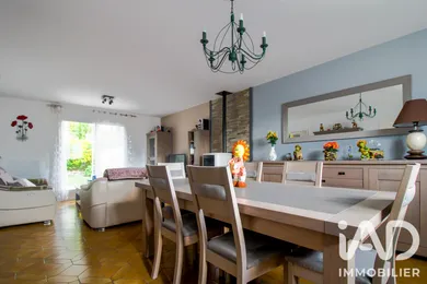 Maison traditionnelle à Nézel (78410)