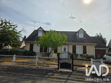 Maison traditionnelle à Châtenay-sur-Seine (77126)
