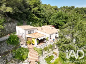 Traditional house in Saint-Laurent-du-Var (06700)