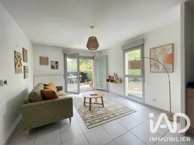 Apartment in Francheville (69340)