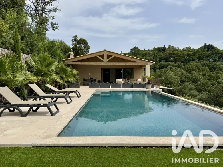 Maison 13 pièces 250 m² · à La Garde-Freinet · 250 m² · 1 650 000 €