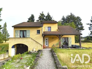 House in Saint-Laure (63350)
