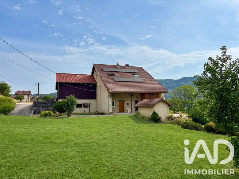 Maison 10 pièces 223 m² · à Belleydoux · 222,5 m² · 700 000 €