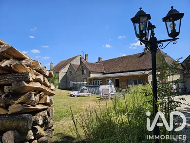 Longere in Saint-Maurice-Thizouaille (89110)
