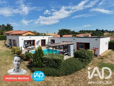 Maison d'architecte à Malvalette (43210)