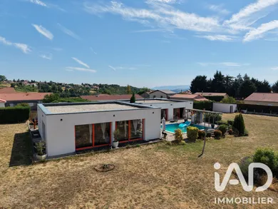 Maison d'architecte à Malvalette (43210)