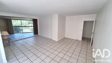 Apartment in Le Chesnay (78150)