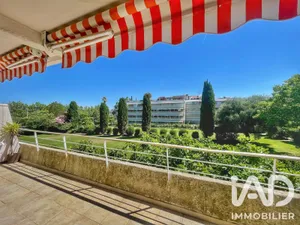 Apartment in Saint-Tropez (83990)