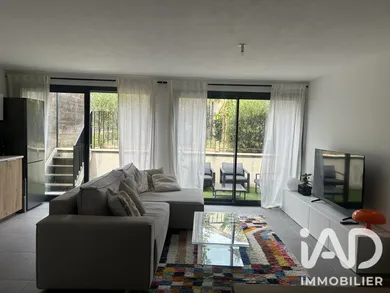 Duplex à Bordeaux (33800)