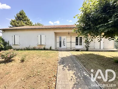 Traditional house in Chaunay (86510)