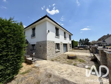 Maison à Peyre en Aubrac (48130)