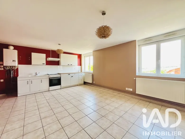 Appartement 3 pièces 57 m² · à Saint-Laurent-de-Chamousset · 56,8 m² · 143 000 €