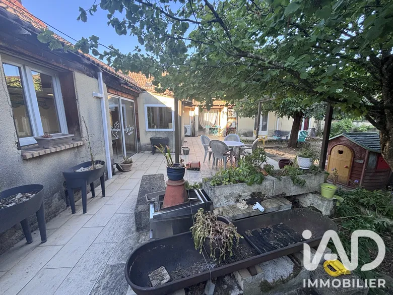 Maison 10 pièces 269 m² · à Yzeure · 269 m² · 343 000 €