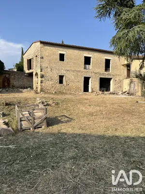 Maison à Saint-Maximin (30700)