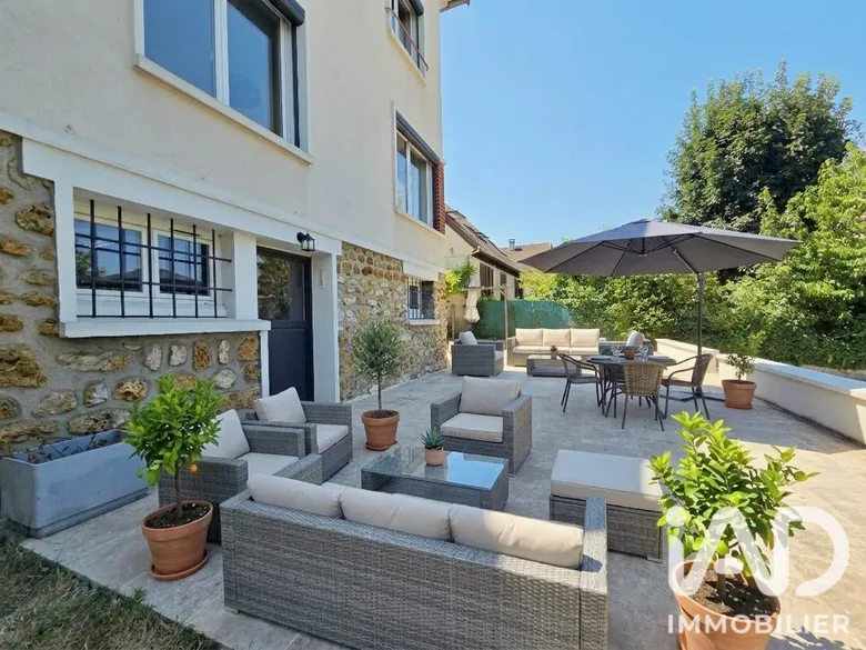 Maison 8 pièces 136 m² · à Sainte-Geneviève-des-Bois · 136 m² · 429 000 €