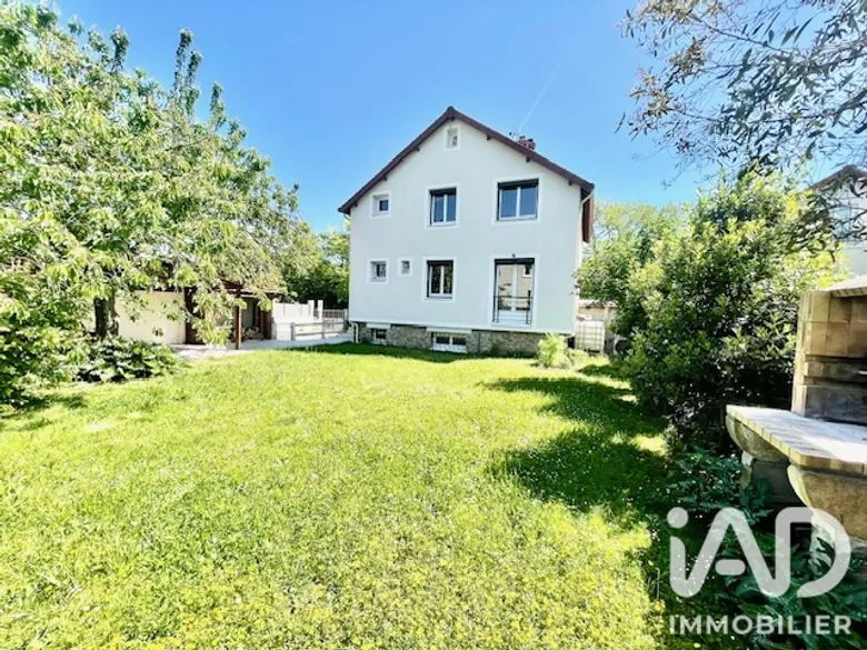 Maison 6 pièces 150 m² · à Villeneuve-le-Roi · 150 m² · 450 000 €