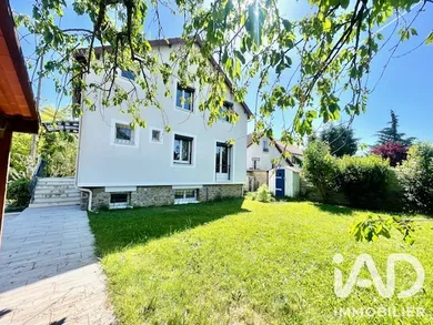 Maison traditionnelle à Villeneuve-le-Roi (94290)