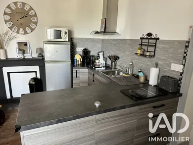 Commercial in Jarzé (49140)