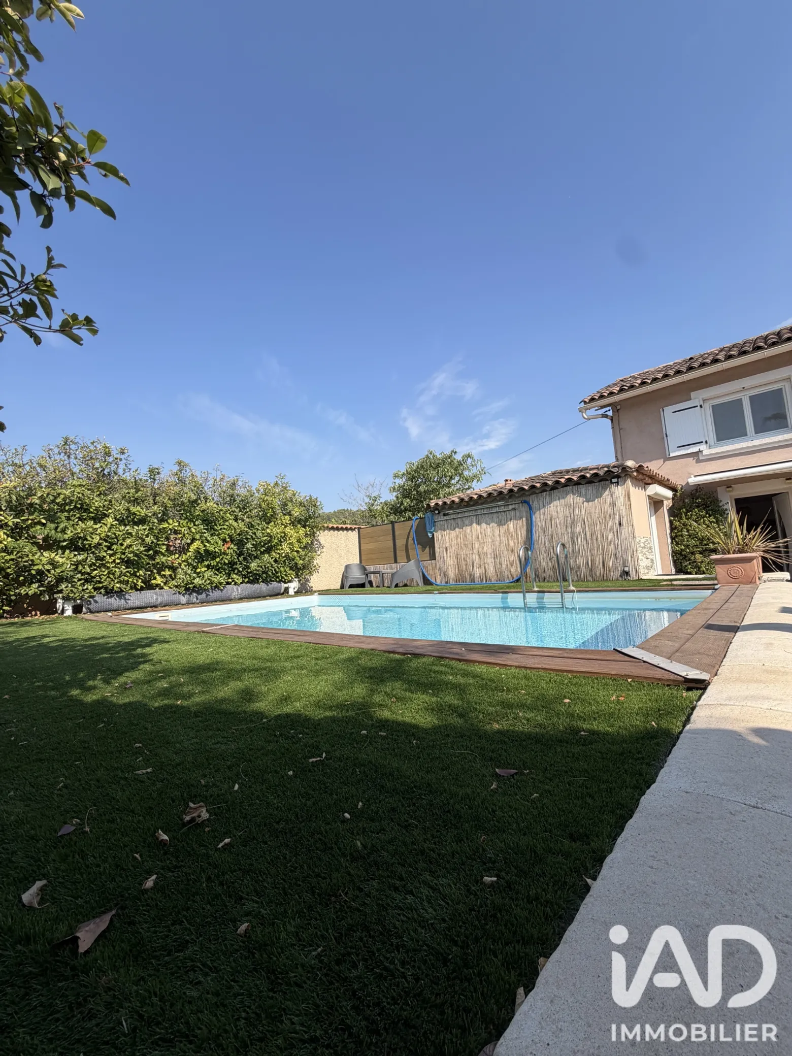 Vente maison à Cuers (83390) : maison traditionnelle 6 pièces 158 m² - 2074186 — 2