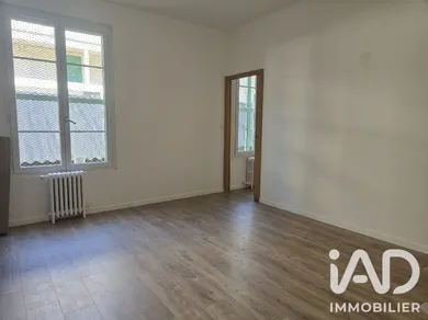 Apartment in Paris (75011)
