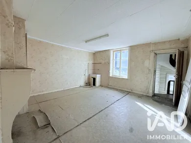 Building in Sedan (08200)