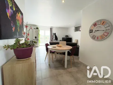 Appartement à Saint-Laurent-de-Chamousset (69930)