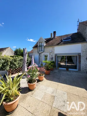 House in Poligny (77167)