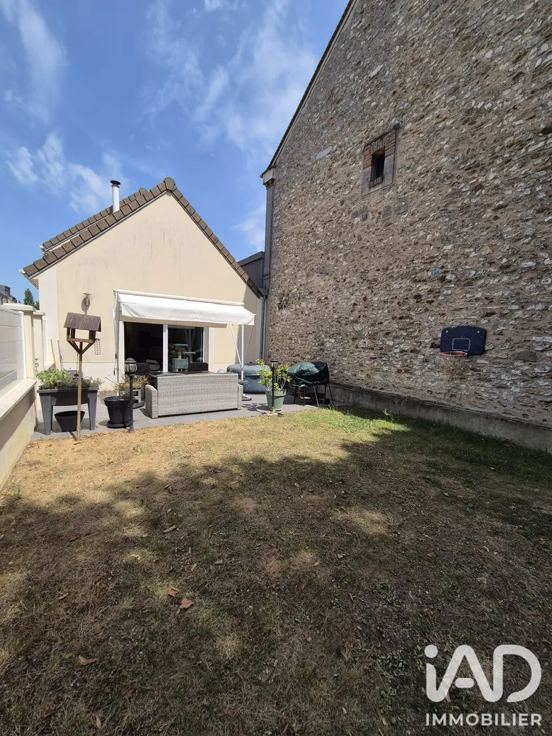 Maison 5 pièces 110 m² · à Évry-Grégy-sur-Yerre · 110 m² · 330 000 €