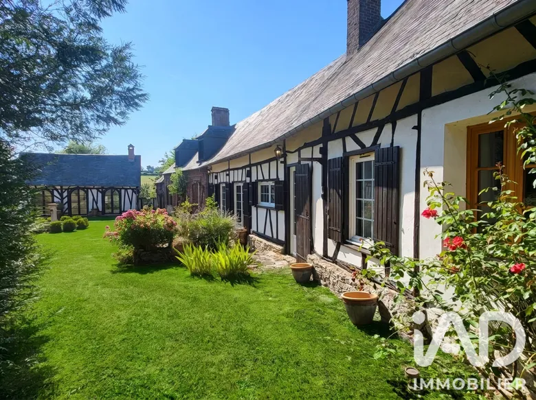 Maison 8 pièces 212 m² · à Hannaches · 212 m² · 470 000 €