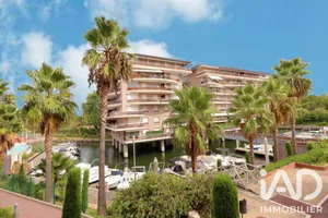 Apartment in Mandelieu-la-Napoule (06210)