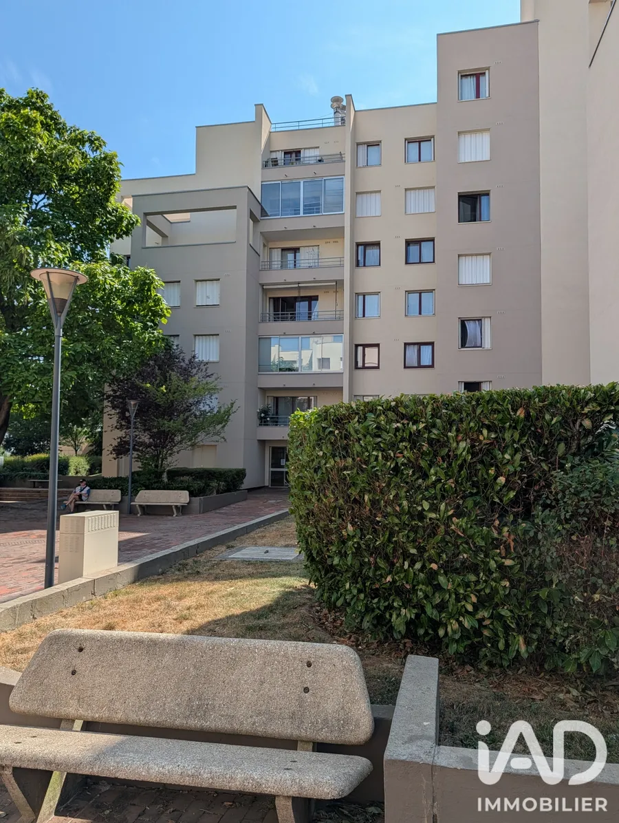 Appartement à Montigny-le-Bretonneux (78180) photo 2
