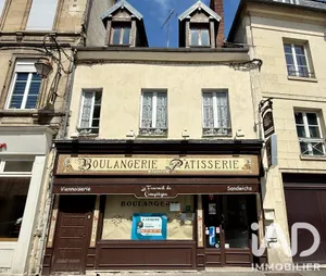 Building in Compiègne (60200)
