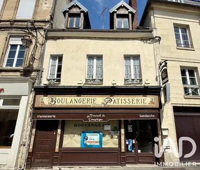 Building in Compiègne (60200)