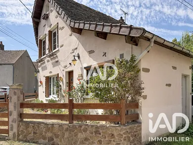 Maison de village à Lixy (89140)