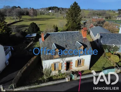 Maison de village à Ally (15700)