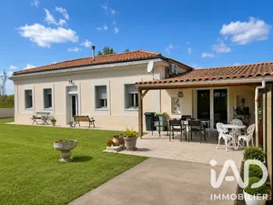 Traditional house in Ambès (33810)