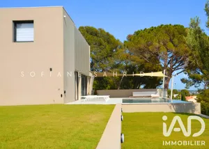 Architectural house in Bandol (83150)