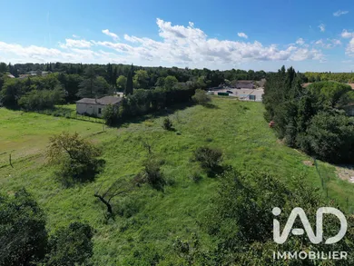 Terrain à bâtir à Fontvieille (13990)