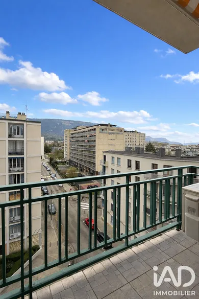 Apartment in Grenoble (38000)