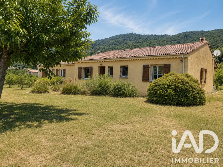 Maison 6 pièces 158 m² · à Curnier · 158 m² · 390 000 €