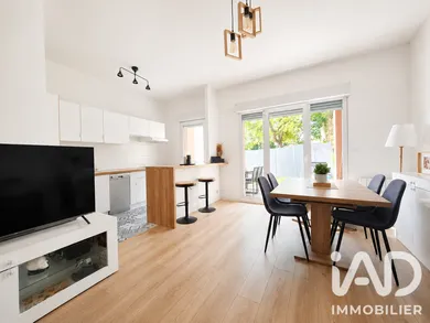 Apartment in Pontoise (95300)