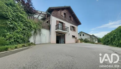 Maison traditionnelle à Monnetier-Mornex (74560)