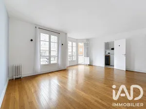 Apartment in Paris (75015)