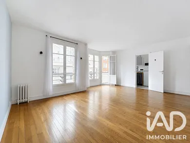 Apartment in Paris (75015)