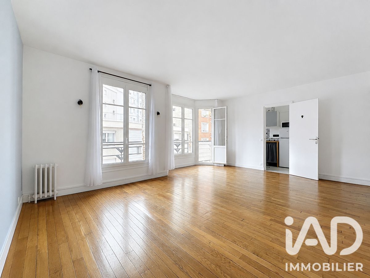 Appartement 3 pièces de 62 m² à Paris (75015)