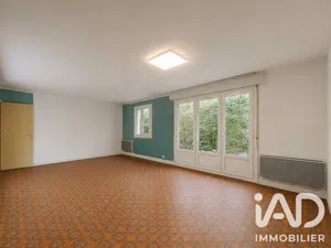 Traditional house in Croth (27530)