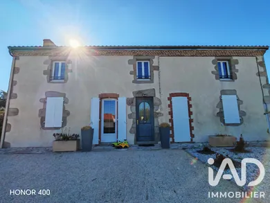 Maison de village à Saint-Aubin-du-Plain (79300)