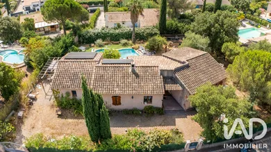 Maison à Roquebrune-sur-Argens (83520)