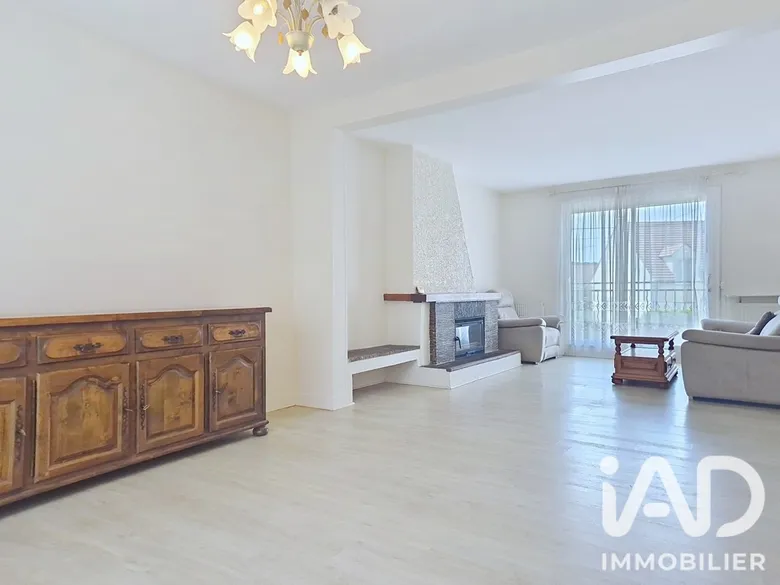 Maison 8 pièces 150 m² · à Ozoir-la-Ferrière · 150 m² · 369 000 €